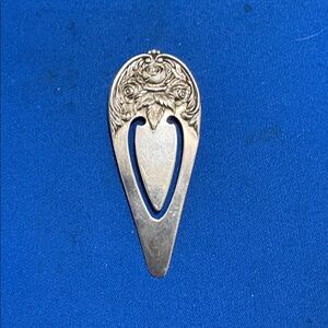 Vintage S. Kirk. & Sons 925
Sterling Silver Rose Repousse
Pattern bookmark